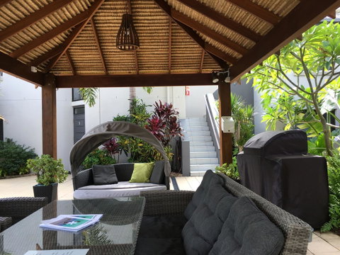 Burleigh Palms Holiday Apartments - QLD Tourism 4