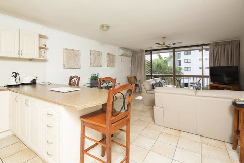 Burleigh Palms Holiday Apartments - QLD Tourism 31