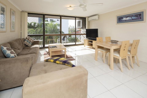 Burleigh Palms Holiday Apartments - QLD Tourism 15