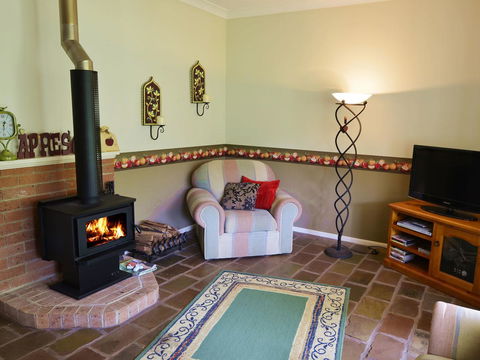 Apple Tree Cottage Montville - Queensland Tourism 4