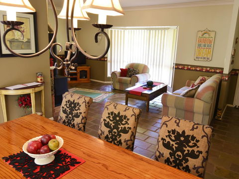 Apple Tree Cottage Montville - Queensland Tourism 5