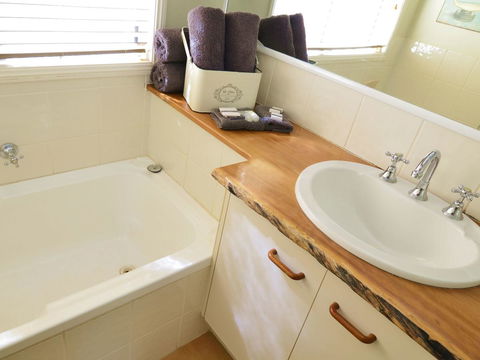 Apple Tree Cottage Montville - Queensland Tourism 10