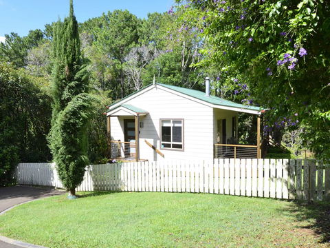 Apple Tree Cottage Montville - Queensland Tourism 2
