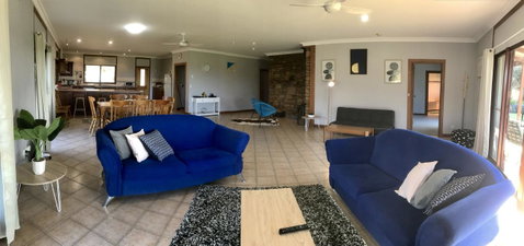 Beeâ€™s Place - 3 Bedroom Home On 10 Acres Of Land With Distant Ocean Views - QLD Tourism 12