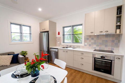 Island Cottages - Queensland Tourism 1