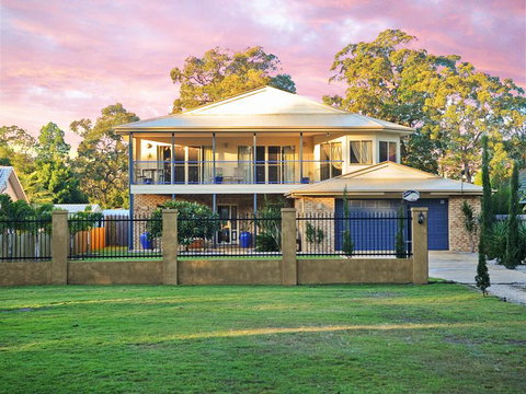 Waterfront At White Patch - QLD Tourism 2