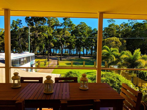Waterfront At White Patch - QLD Tourism 9