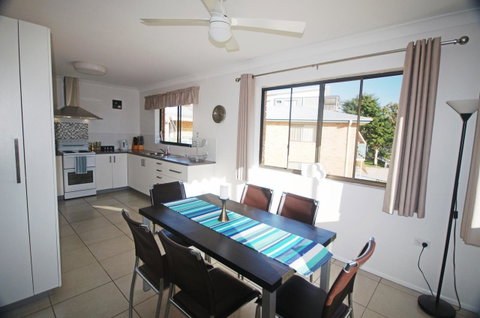 Cloud 8 On Welsby - QLD Tourism 4