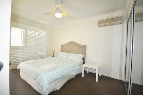 Ocean Wave - QLD Tourism 12