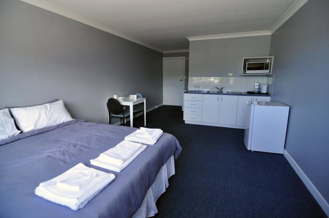 Bribie Island Square - QLD Tourism 0