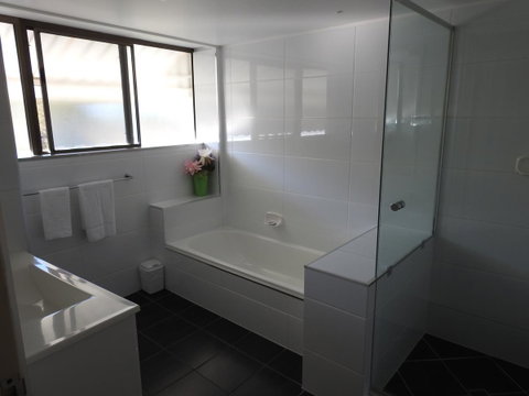 Placid Waters Holiday Apartments - QLD Tourism 10