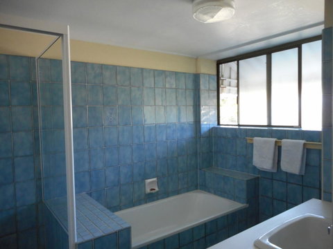 Placid Waters Holiday Apartments - QLD Tourism 14