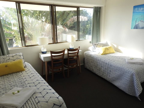 Placid Waters Holiday Apartments - QLD Tourism 11