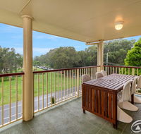 Immaculate Spacious Second Floor Unit Overlooking Pristine Parklands - QLD Tourism