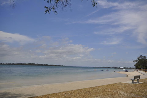 Beachside Beauty - QLD Tourism 0