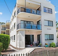 Quiet location across from waterfront - South Esp Bongaree - QLD Tourism