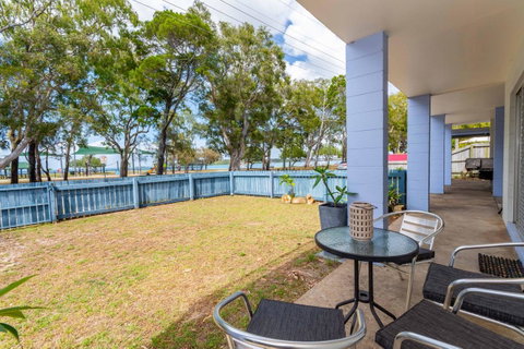 Charm And Comfort In This Ground Floor Unit With Water Views! Welsby Pde, Bongaree - QLD Tourism 0
