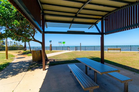 Private Canal Duplex With Pontoon - Oleander Drive, Bongaree - QLD Tourism 1