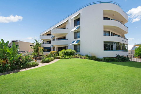 Everything You Need Including A Pool! Karoonda Sands Apartments - QLD Tourism 10