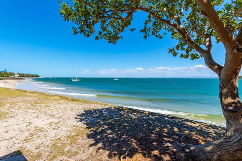 First Floor, Air Conditioned, Free Wi-Fi! - QLD Tourism 9
