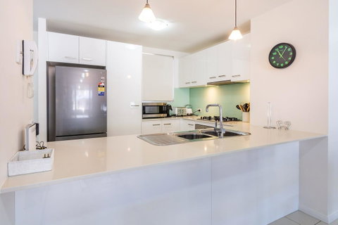 First Floor, Air Conditioned, Free Wi-Fi! - QLD Tourism 1