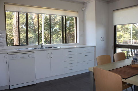 Close To Surf Beach, Surf Club, Hotel And Shops - Boyd St, Woorim - QLD Tourism 4
