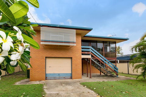 Short Stroll To Surf Beach - North Street, Woorim - QLD Tourism 0