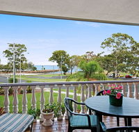 Huge top floor unit across the road....Waterfront - QLD Tourism