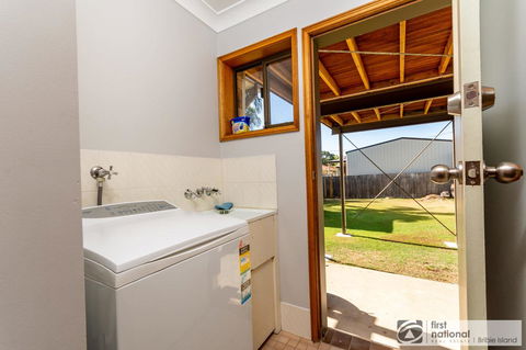 Family Holiday Haven On Boronia 100m To Beach - QLD Tourism 4