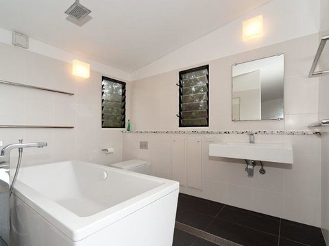 Aquila - Queensland Tourism 4