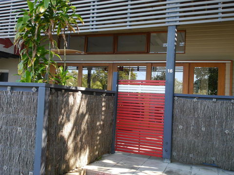 A AAA C-SHACK - QLD Tourism 1