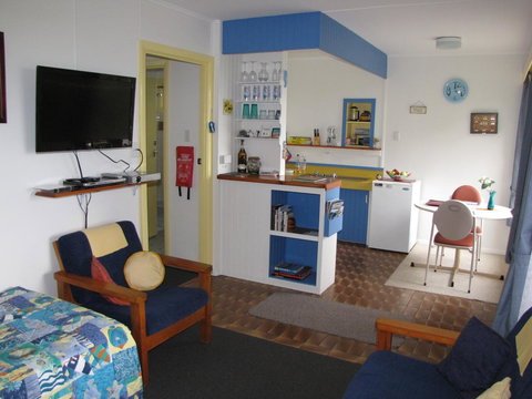 King Island Accommodation Cottages - QLD Tourism 8