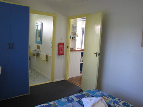 King Island Accommodation Cottages - QLD Tourism 29