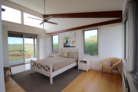 Turnstone Beach House - QLD Tourism 23