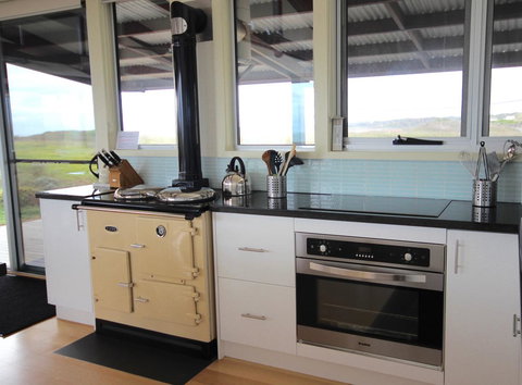 Turnstone Beach House - QLD Tourism 5