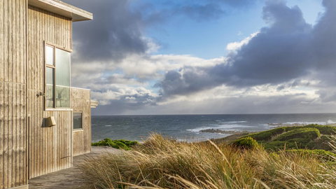 Porky Beach Retreat - King Island Escapes - QLD Tourism 24