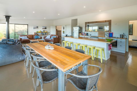 Sawyers Bay Shacks - QLD Tourism 2