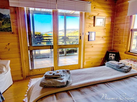 Palana Beach House - QLD Tourism 9