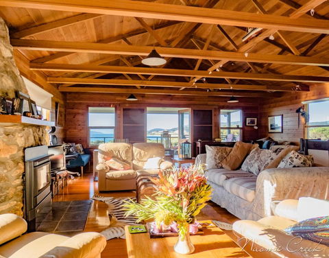 Palana Beach House - QLD Tourism 0