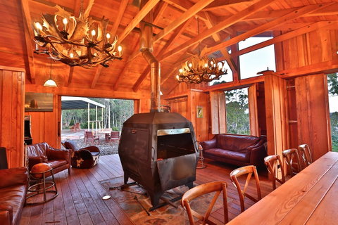 Bruny Island Lodge - QLD Tourism 12