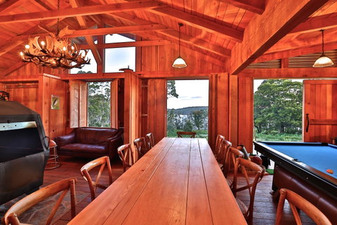 Bruny Island Lodge - QLD Tourism 11