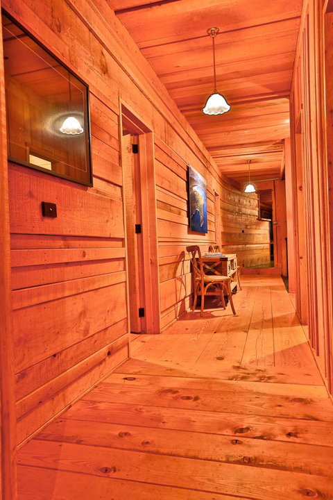 Bruny Island Lodge - QLD Tourism 13