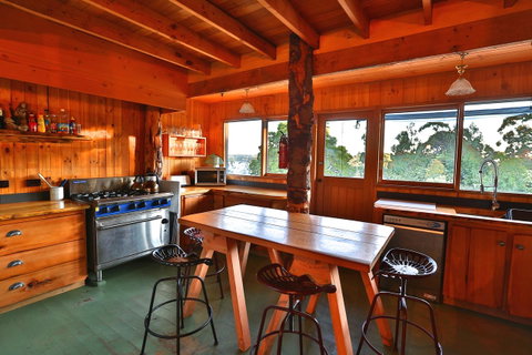 Bruny Island Lodge - QLD Tourism 4