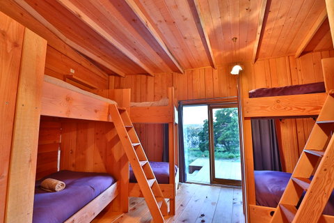 Bruny Island Lodge - QLD Tourism 9