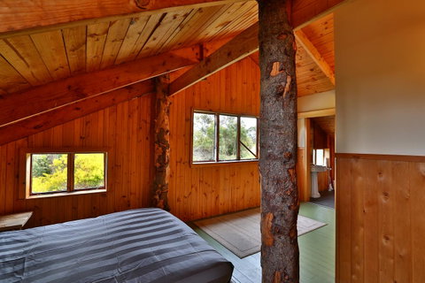 Bruny Island Lodge - QLD Tourism 14