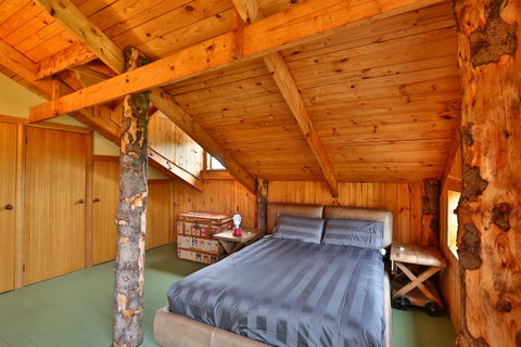 Bruny Island Lodge - QLD Tourism 15