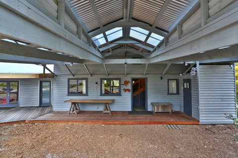 Bruny Island Lodge - QLD Tourism 2