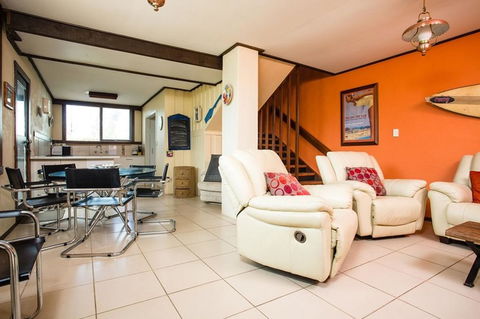 'Banksia 7' Marine Parade - QLD Tourism 3