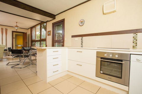 'Banksia 7' Marine Parade - QLD Tourism 2