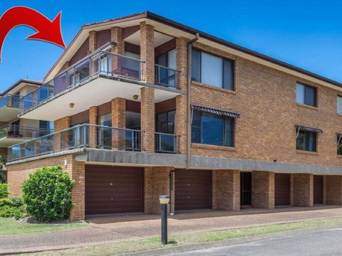 'COLUMBIA VIEWS', 2/9 COLUMBIA CLOSE - AIRCON, WIFI, NETFLIX, VIEWS & BOAT PARKING - QLD Tourism 0